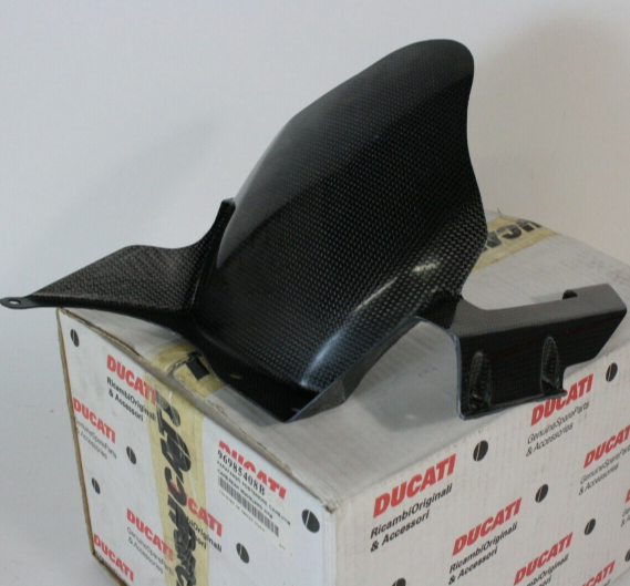 Parafango posteriore in carbonio